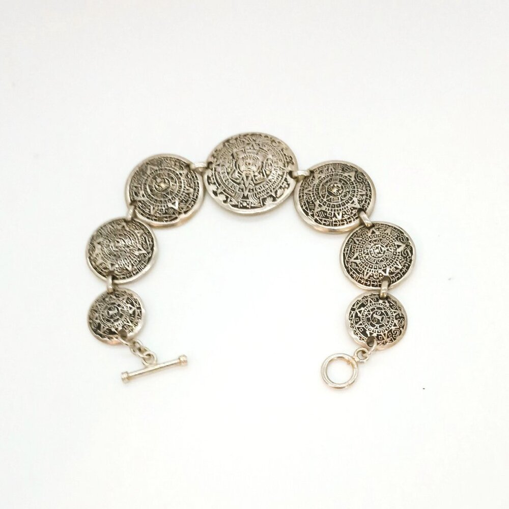 Ornate Medallion Link Bracelet 8.5" Silver Tone Graduated Embossed Jewelry